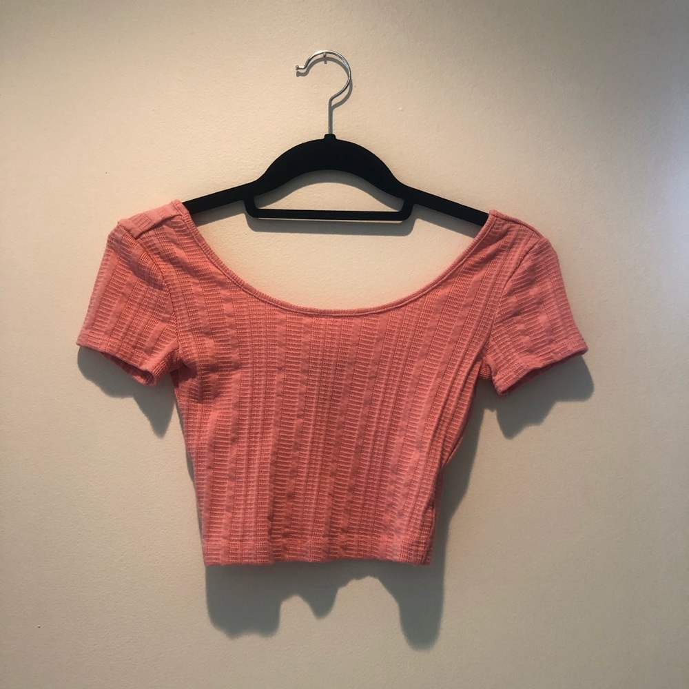 Short sleeve crop top